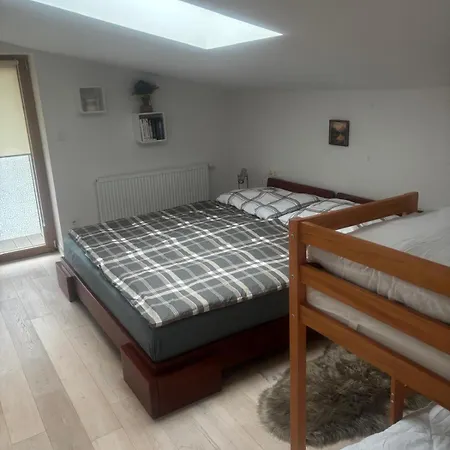 Apartment 7 242 *
